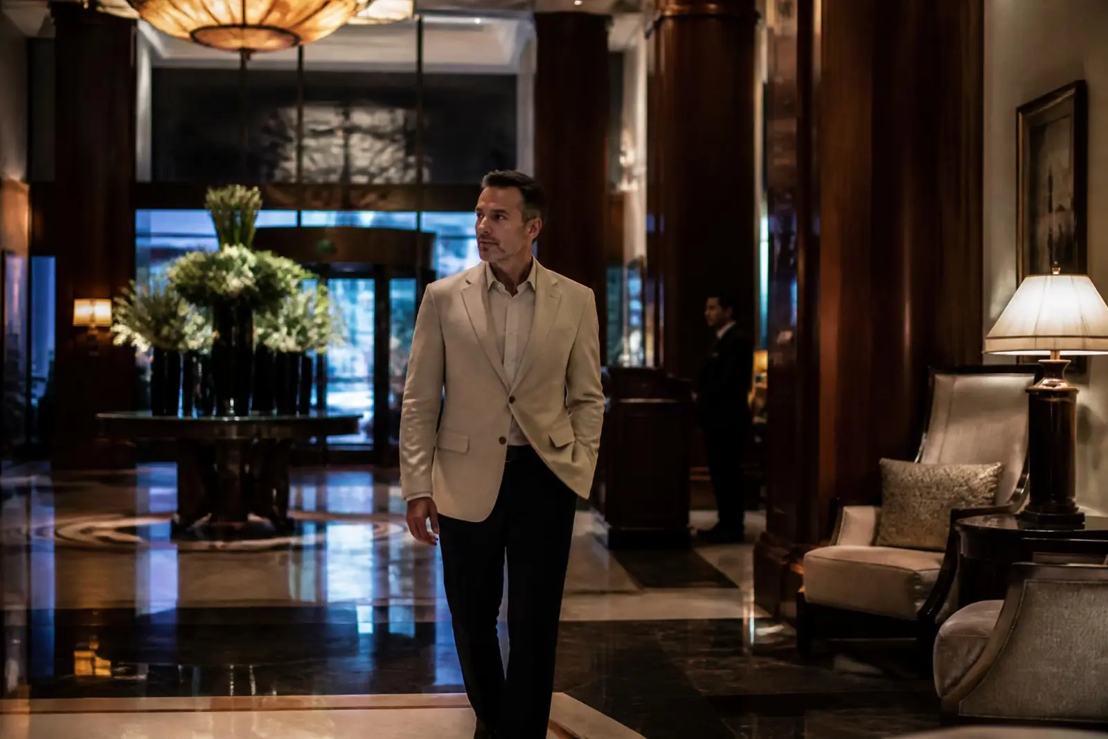 Hotel scenting in a refined lobby with warm light and premium materials
